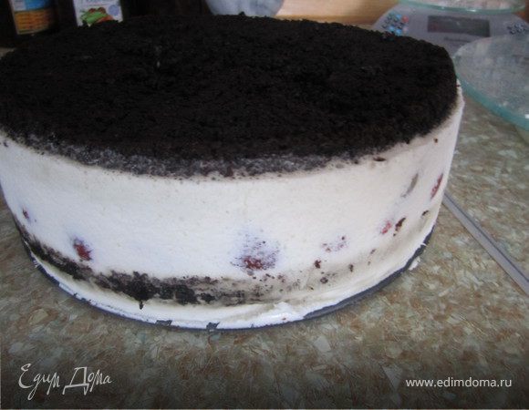 Аккуратно снимаем бортик и пергаментную бумагу.
