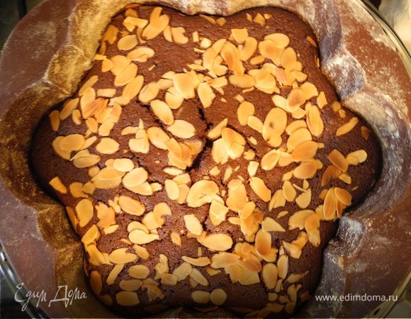 Выпекать 1 час при температуре 190 градусов. Оставить остывать в форме.