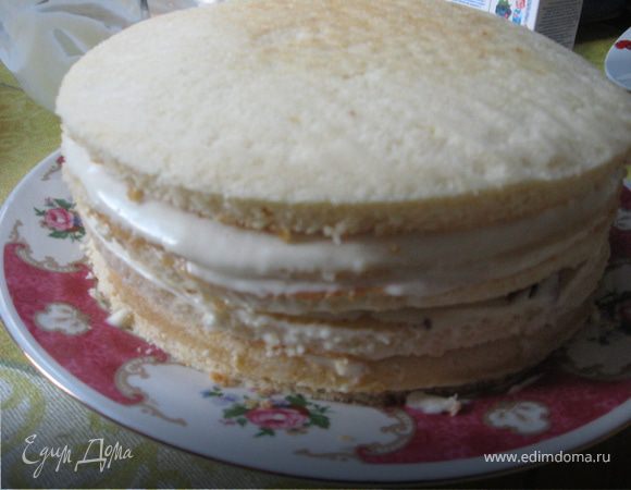 Поставила тортик в холодильник и с замиранием сердца принялась за мастику