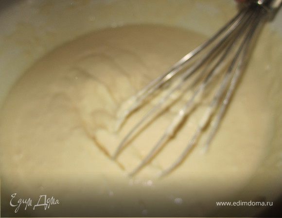 Добавить 0,5 ст. муки.