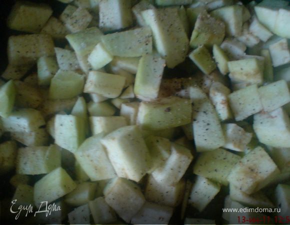 слегка посолить и поперчить