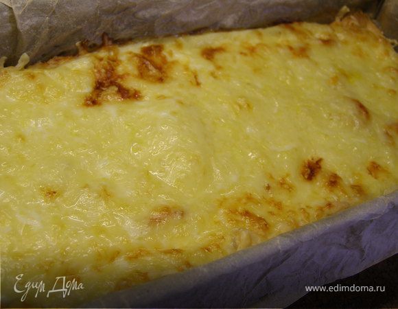 Выпекать в духовке минут 30 при 170 градусах до золотистой корочки.