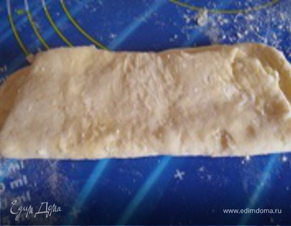 Свернуть каждый квадрат пополам.