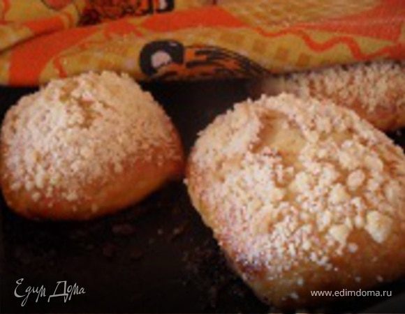 Готовые слойки накрыть полотенцем, дать остыть.