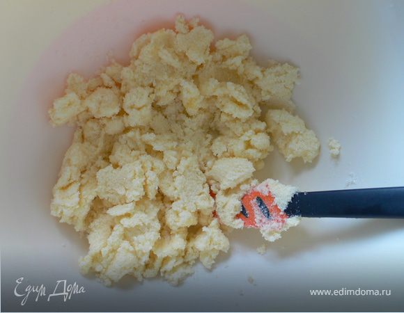 Растереть сахар с маслом