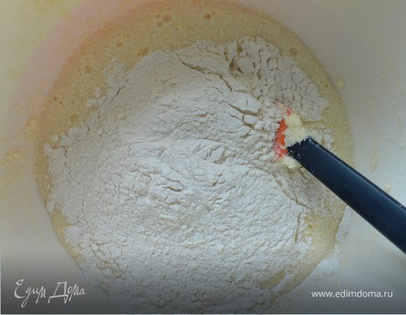 Добавить 200гр муки и разрыхлитель