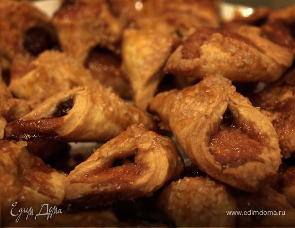 Посыпать маком. Снять с противня и остудить в другой посуде.