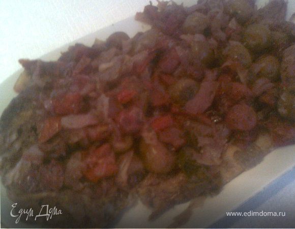 если дома мало народа,берём верхнию рыбу кладём на другое блюдо и кладём на рыбу начинку.
Приятно посидеть с такой закуской))))
падаётся закуска с арбузом.
хранить оставшую рыбу в холодильнике ,не портится.