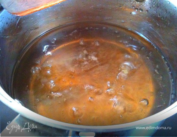 Ставим на плиту и кипятим при постоянном помешивании 10-12 минут!