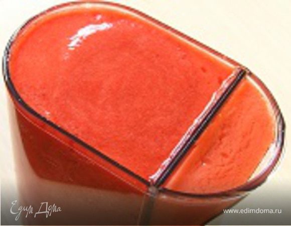 и выжать сок с помощью соковыжималки. Жмых собрать.