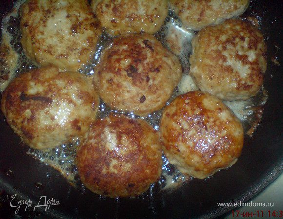 жарить на оливковом масле до румяной корочки,далее,слегка потомить под крышкой на медленном огне