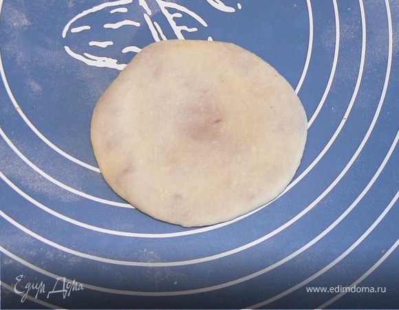 слегка раскатываем