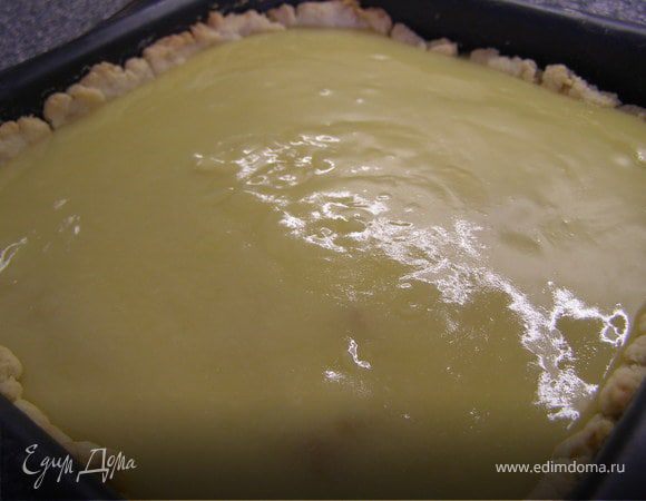 Сверху вылить лимонный крем. Отправить на 10 минут в духовку. 