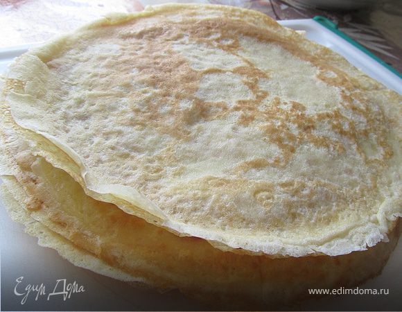 Готовим блинчики по своему излюбленному рецепту. Я советую  приготовить их заранее, чтобы сократить время приготовления.
