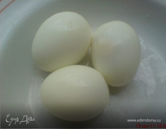 яйца отварить вкрутую,нарезать кубиками