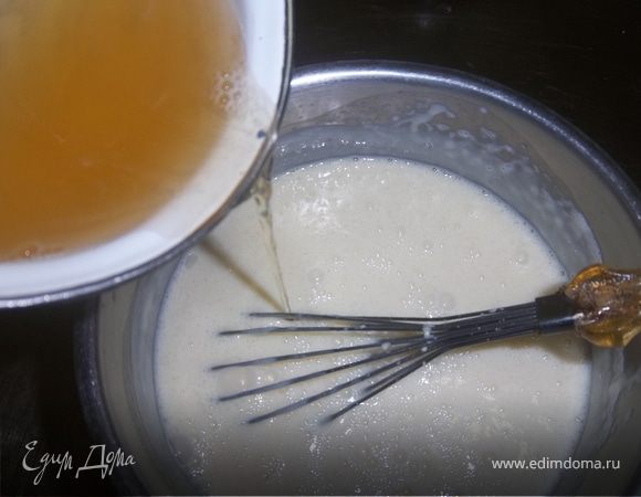 Добавляем желатин(7гр).Охлаждаем 30 мин.(до загустения)