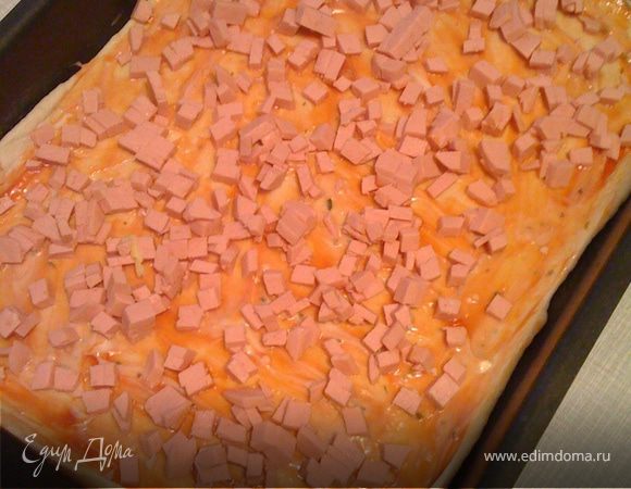 Выкладываем колбасу