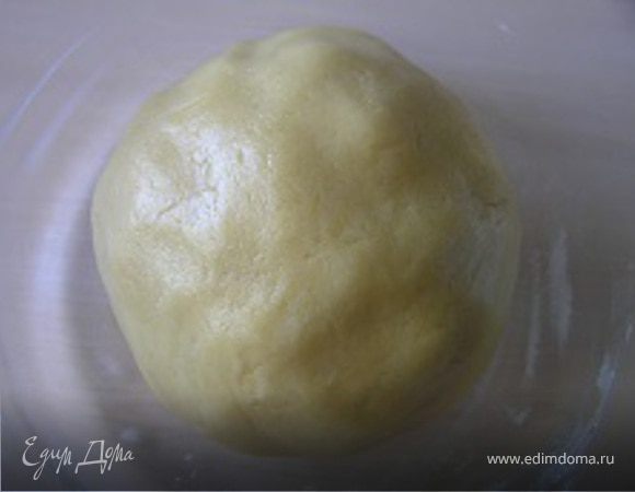 Затем добавить муку и замесить тесто.