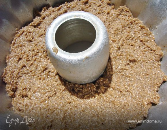 Выложи массу в форму смазанную маслом