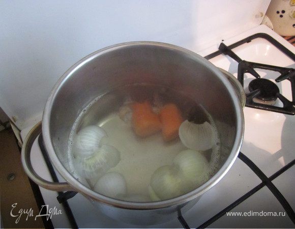 Овощной бульон: 1 л. воды, одна луковица и одна небольшая небольшая морковь, морская соль. Проварить овощи 15-20 мин.
Зоенька, этот пункт я добавила для тебя, любимой!)))