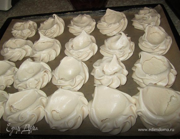 Выпекать 50- 60 минут. Охладить.