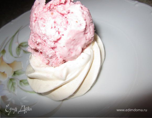 Выложить на безе.