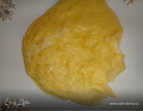 добавляем муку и замесить тесто,поставить в холодильник на часика 2-2.5.