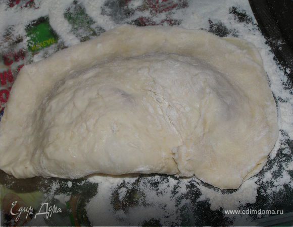 Накрыть второй половинкой и хорошо защепить края