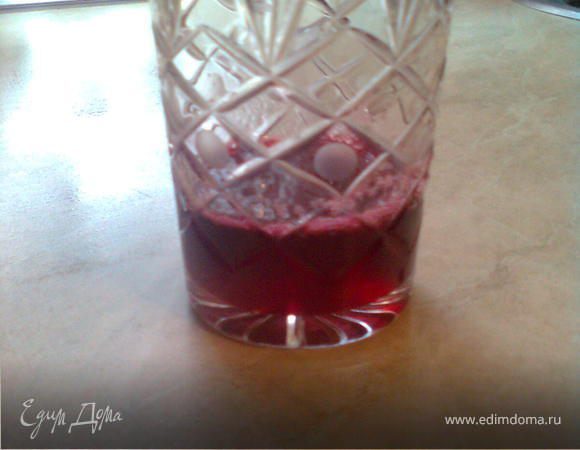 сок который остаётся от вишни,в него добавляю сахарного песка и немного кипячю,но не долго,оставляю остывать,у меня вышло столько