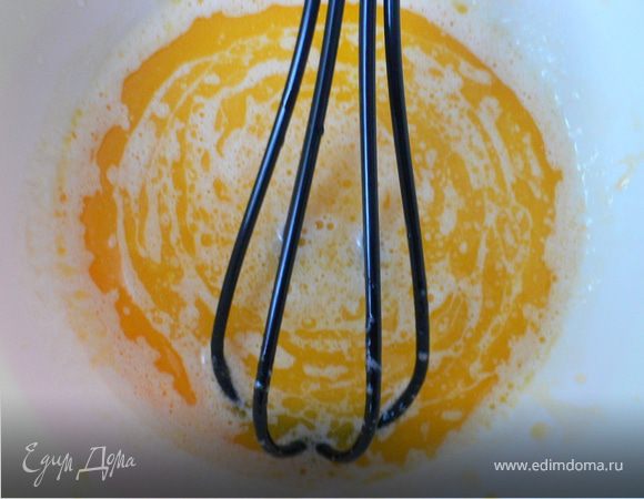 Влить в массу растопленное слив.масло