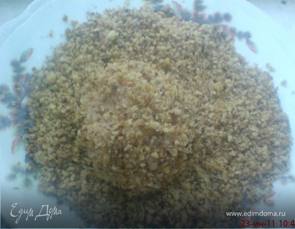 Грецкие орехи измельчить.