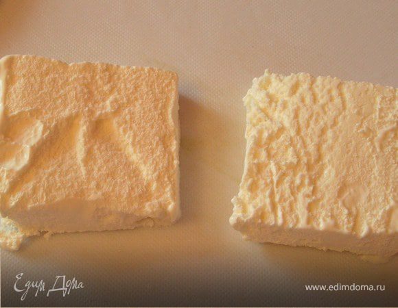 Мороженое разрезаем на 2 квадратика...