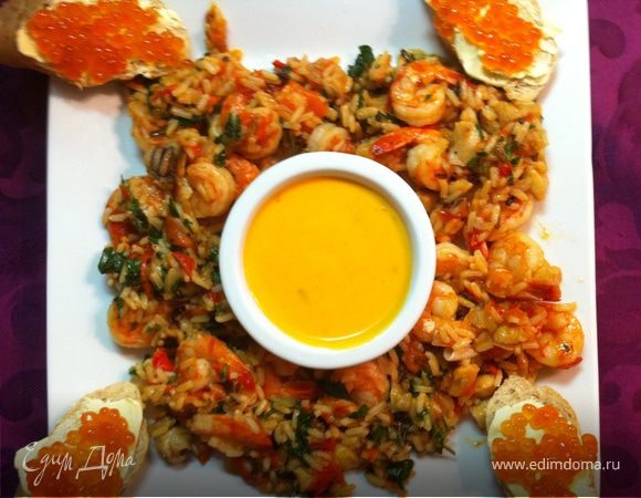 в центр ставим соус, на отдельную тарелочку лимоны и лаймы. 
Приятного аппетита! :)