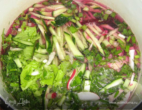 залить водой,добавить сок лимона,соевый соус,бальзамик,перемешать и в холодильник,охлаждаться.