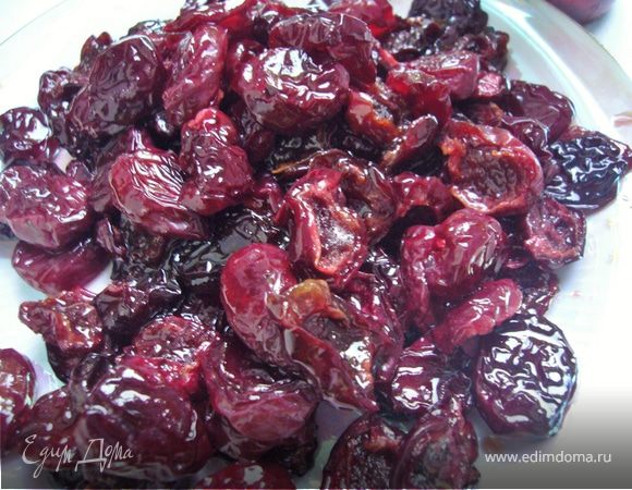 черешню и вишню разделить отдельно ...можно сушить и другие ягоды или фрукты)
