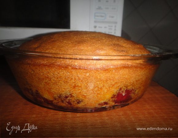 выпекать при t-200 градусов до готовности,у меня газовая духовка,пирог был готов через 40 мин.жаль не успела сфотографировать в разрезе,уж о4ень быстро был съеден)))