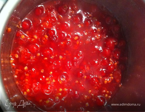 нужно добавить пару столовых ложек воды, и во время варки мять ложкой