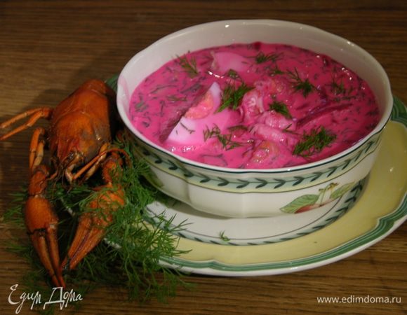 Разлить суп в тарелки, добавить в каждую половинку яйца и несколько очищенных раковых шеек.