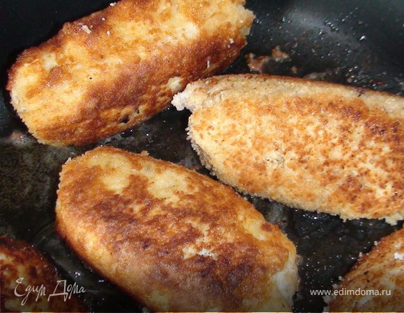 Обжаривать с каждой стороны по 5-6 мин.