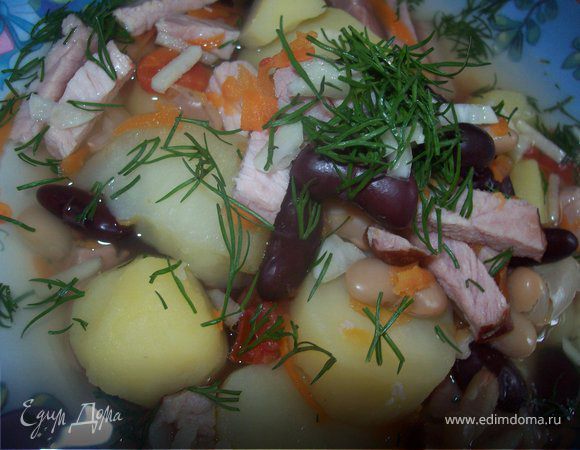 добавляем мелко нарезанный чеснок и зелень...)))