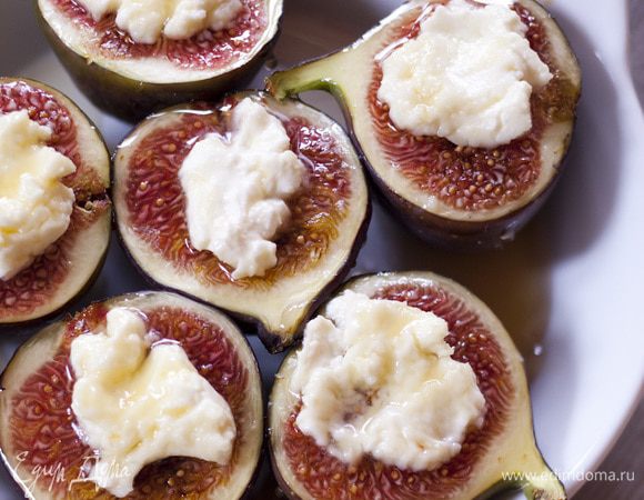 Запекать в разогретой духовке 5 минут.