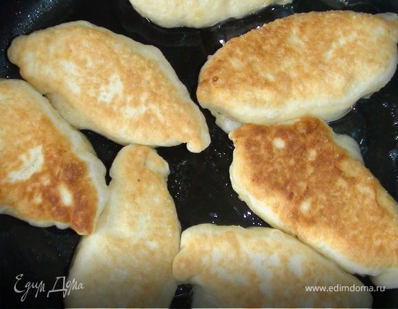 Жарьте с каждой стороны (в том числе и с боков) по 4–6 минут.