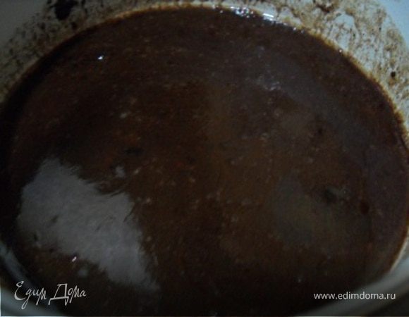 Масло растопить, добавить к нему молоко, прогреть на плите.Какао смешать с сахаром и добавить к подогретой смеси.Смесь довести до кипения,затем дать остыть до комнатной температуры.