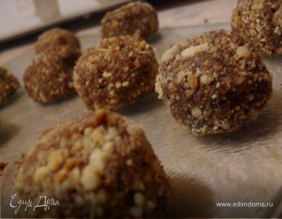 Готовые конфетки убрать в холод на 1 час.