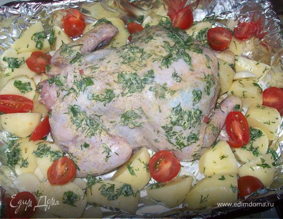 черри режем попалам и выкладываем к цыпе