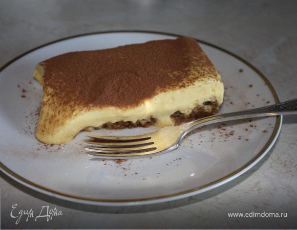 Перед подачей посыпать какао. Десерт просто тает во рту и исчезает с волшебной скоростью, почему-то ))