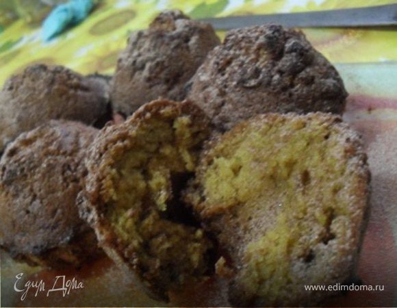 Готовые кексы остудить, посыпать сахарной пудрой...