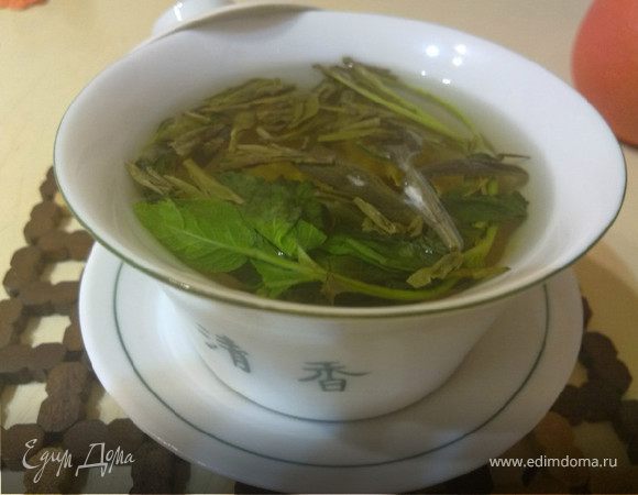 Я запивала вот таким красивеньким зеленым чаем с мятой, и тимьяном)))