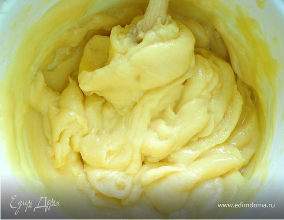 Просто перемешиваем, не взбивая.