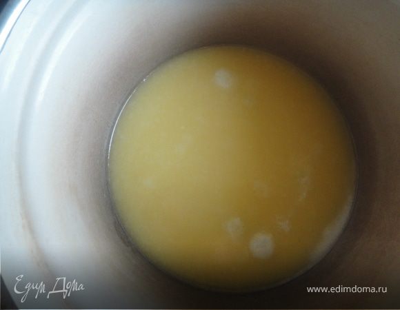 125 гр маргарина , 1 ст. воды и щепотку соли поставить в кастрюльку чтобы закипело